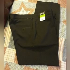 Kenneth Cole Reaction Techni-cole Men's Flat Front Black Pants Men's 40x30 NWT